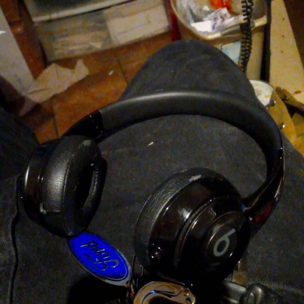 Wireless  beats  solo